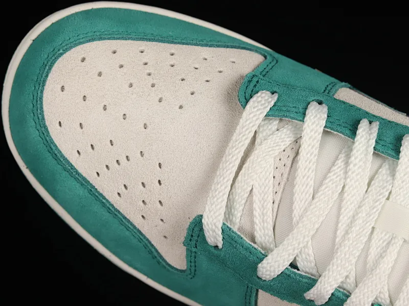 All Categories Nk SB Dunk Series Nk SB Dunk Low Low-top sneakers Foreign trade version Nk SB Dunk Low "85" Gray-green double hook SB low-top sports and leisure sneakers DO9457-101